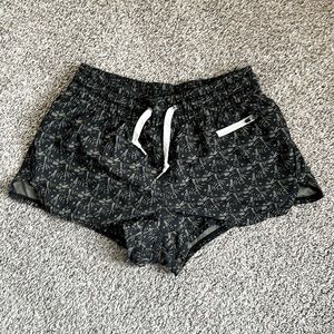 Vuori women’s athletic shorts, size small